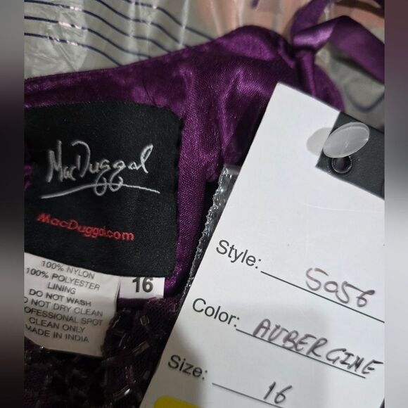 Mac Duggal 5056 Beaded High Neck Long Sleeve Gown NWT SZ 16 Purple - Picture 7 of 7